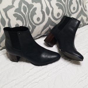 Calvin Klein short boots size 6 black